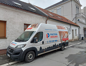 Zateplení stropu rodinného domu pomocí foukané izolace